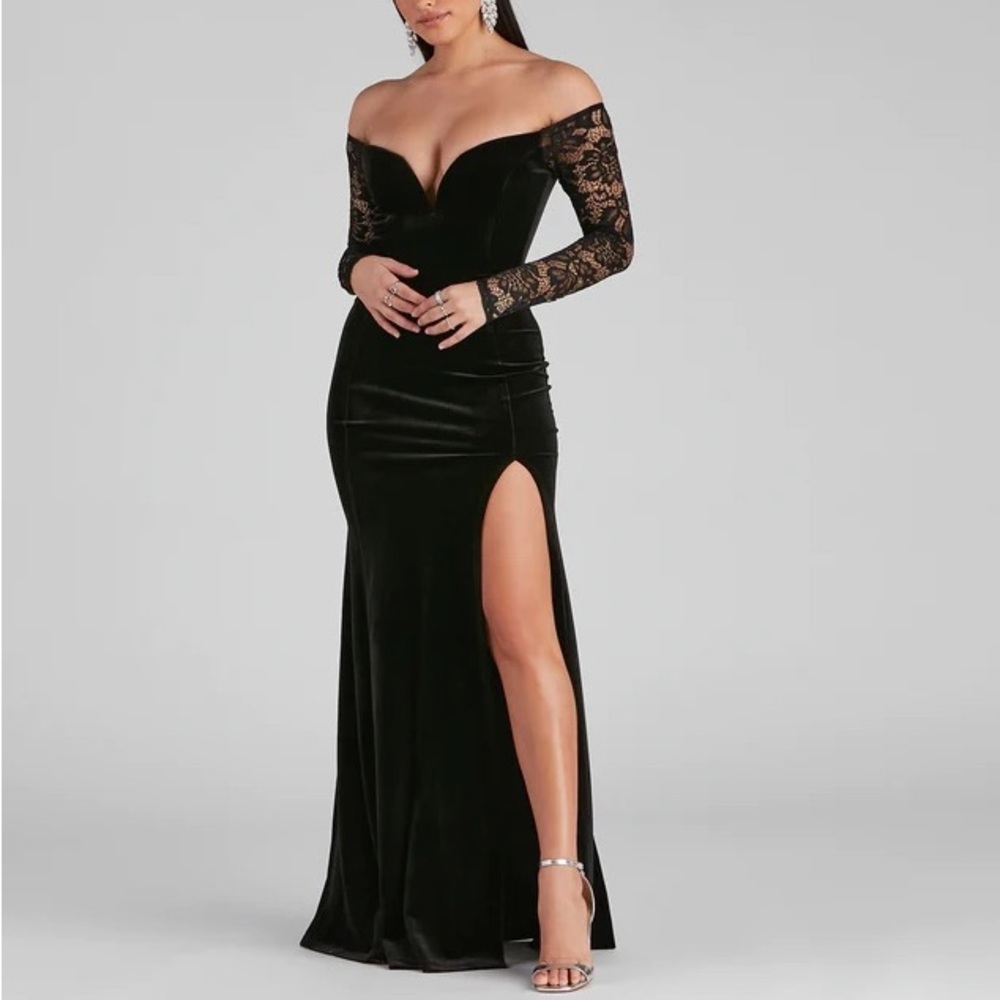 Larsa Formal Velvet And Lace Mermaid Dress